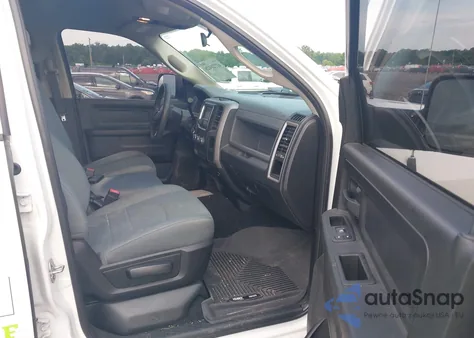 2018 Ram 2500 Tradesman 4X4 6'4 Box z USA, uszkodzony, nr VIN 3C6UR5CJ1JG283957